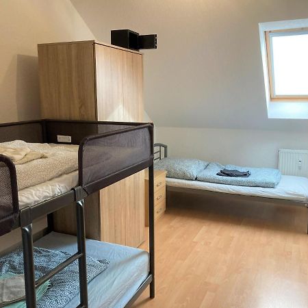 Gaestewohnung 4-Raum Wohnung Fuer 2-8 Personen Zwickau Exterior foto