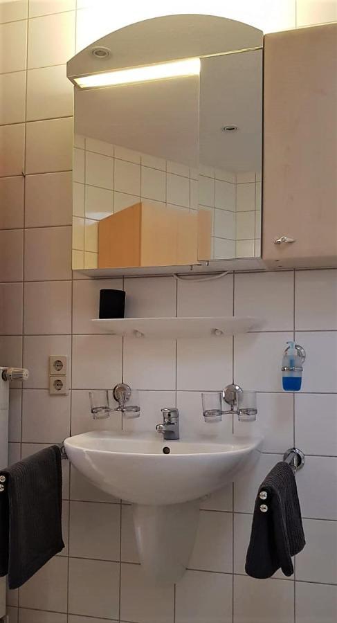 Gaestewohnung 4-Raum Wohnung Fuer 2-8 Personen Zwickau Exterior foto