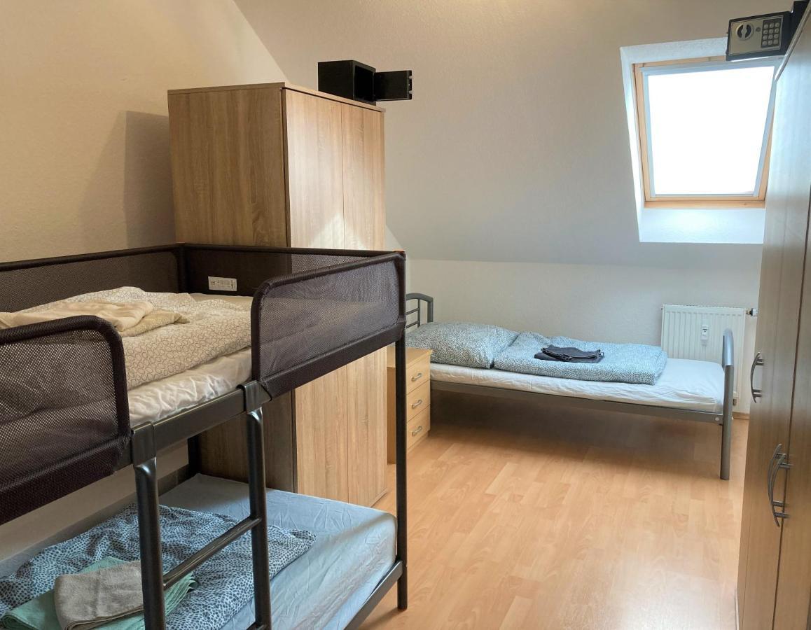 Gaestewohnung 4-Raum Wohnung Fuer 2-8 Personen Zwickau Exterior foto